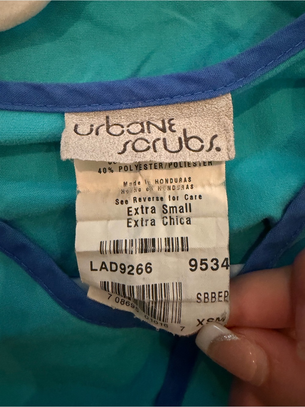 Urbane Bright Turquoise V-Neck Medical Scrub Set! - Picture 15 of 15